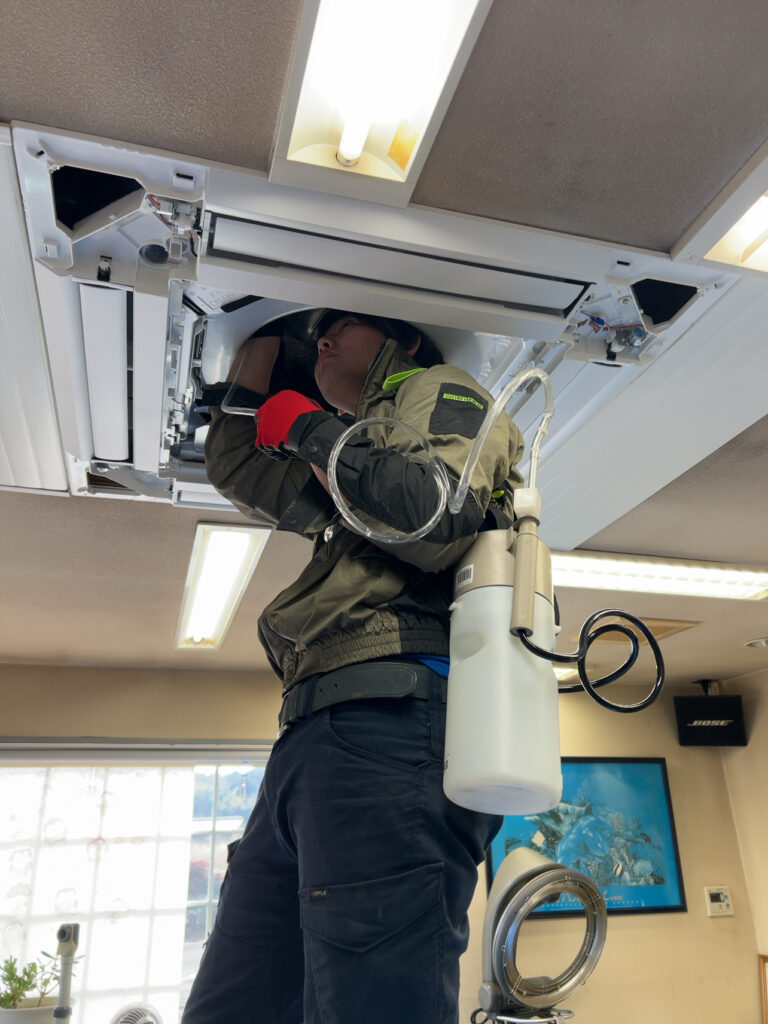 茨城県　鉾田市で業務用エアコンの入替をさせて頂きました。